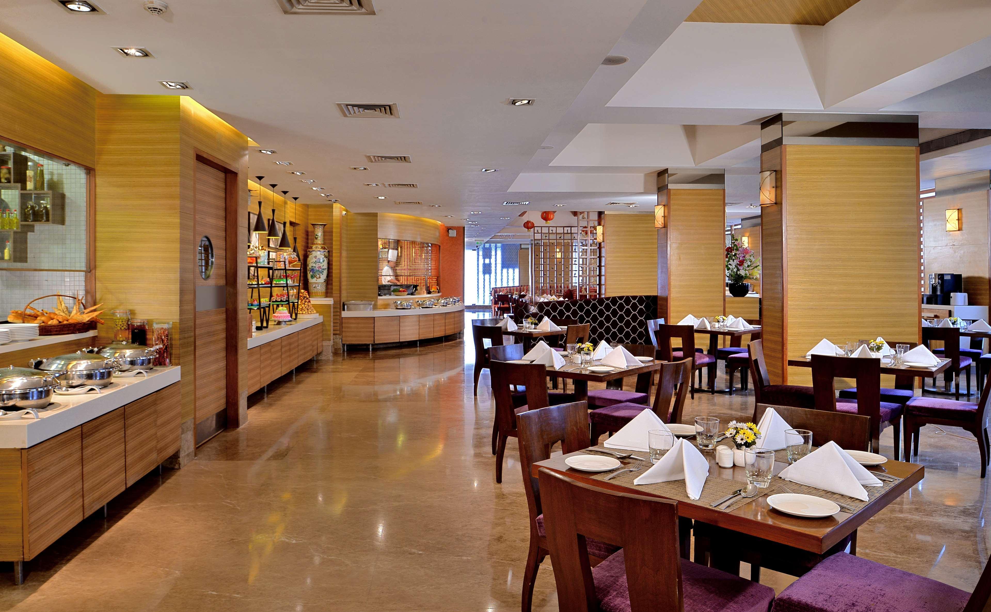 Radisson Mumbai Goregaon Eksteriør billede
