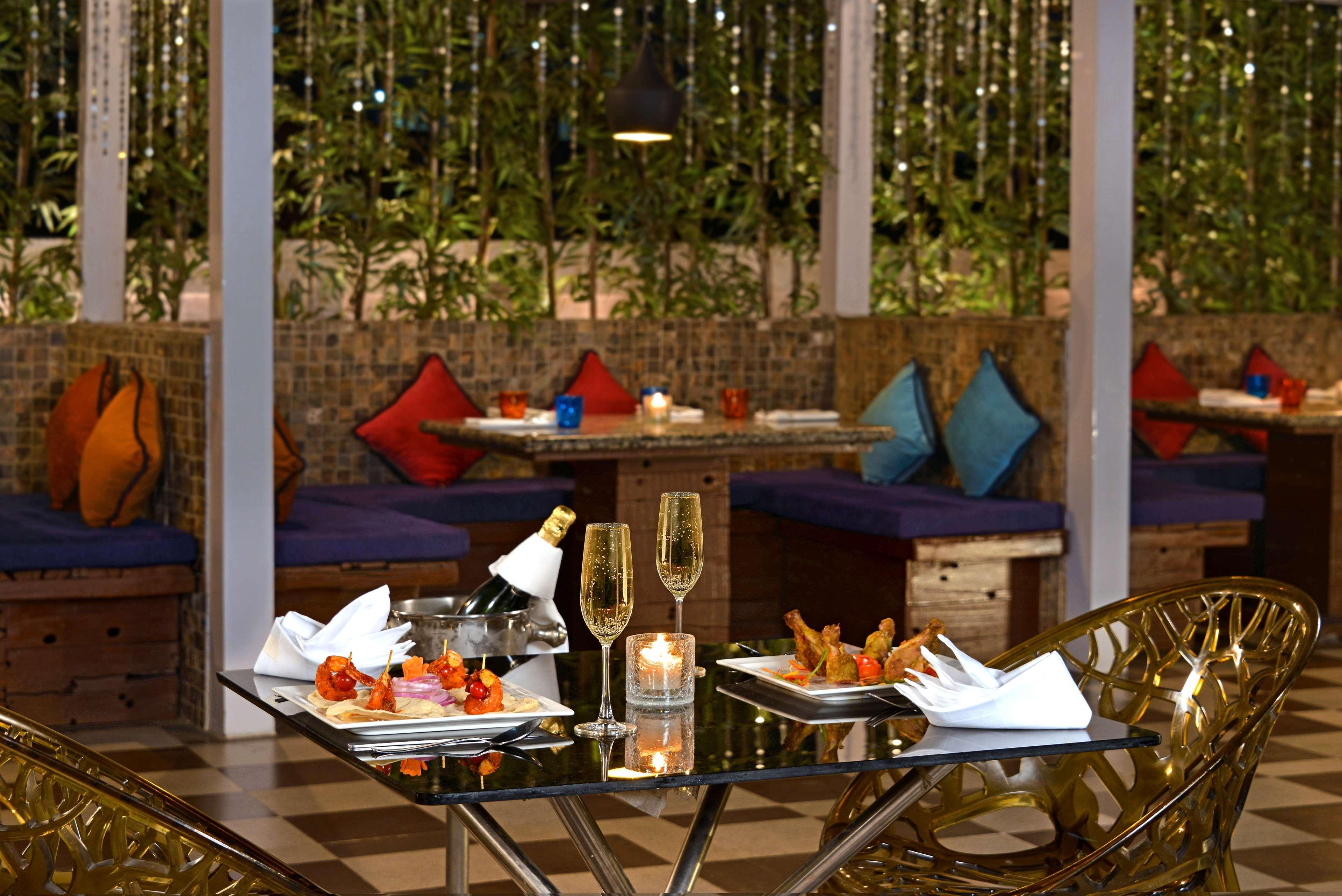 Radisson Mumbai Goregaon Eksteriør billede