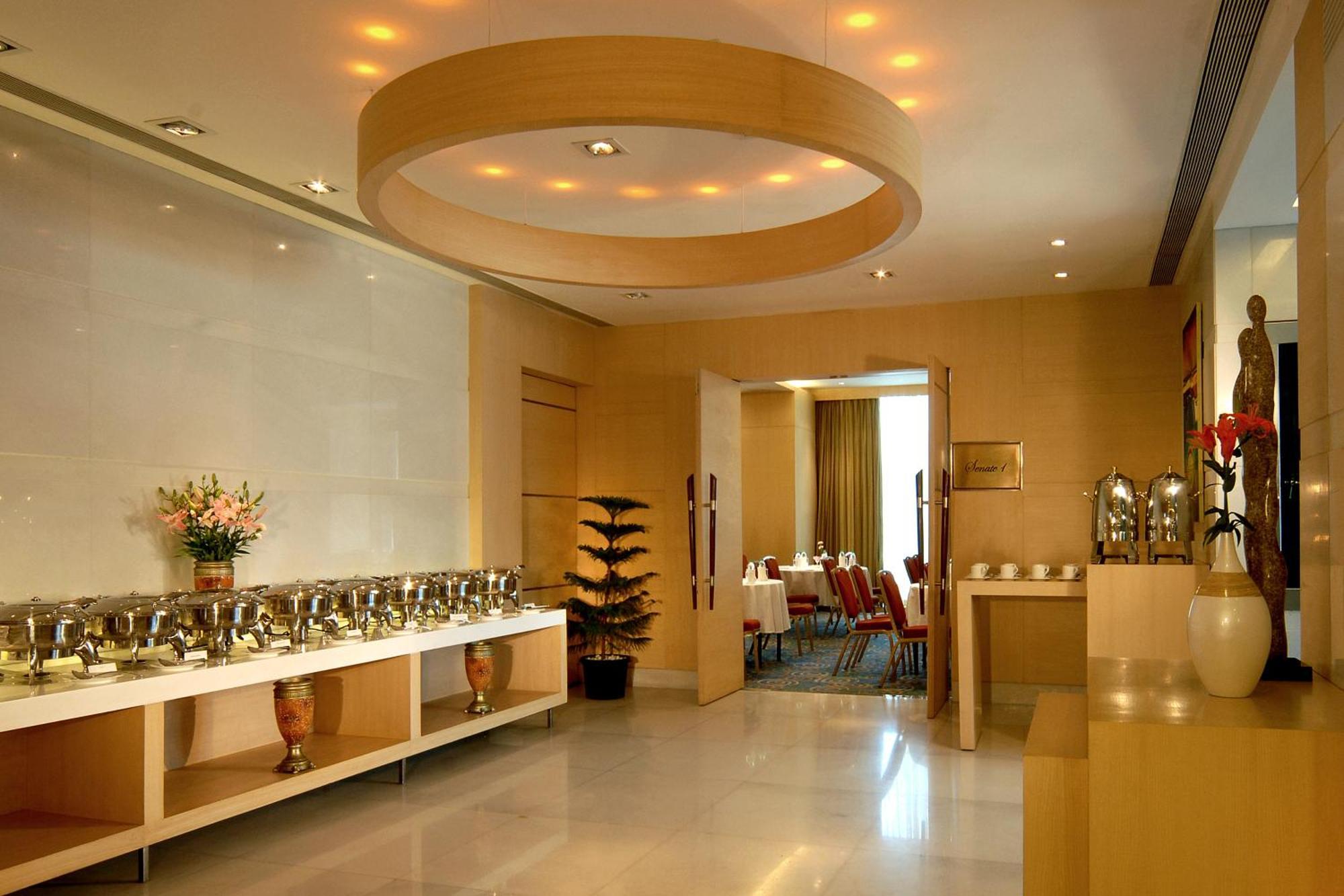 Radisson Mumbai Goregaon Eksteriør billede