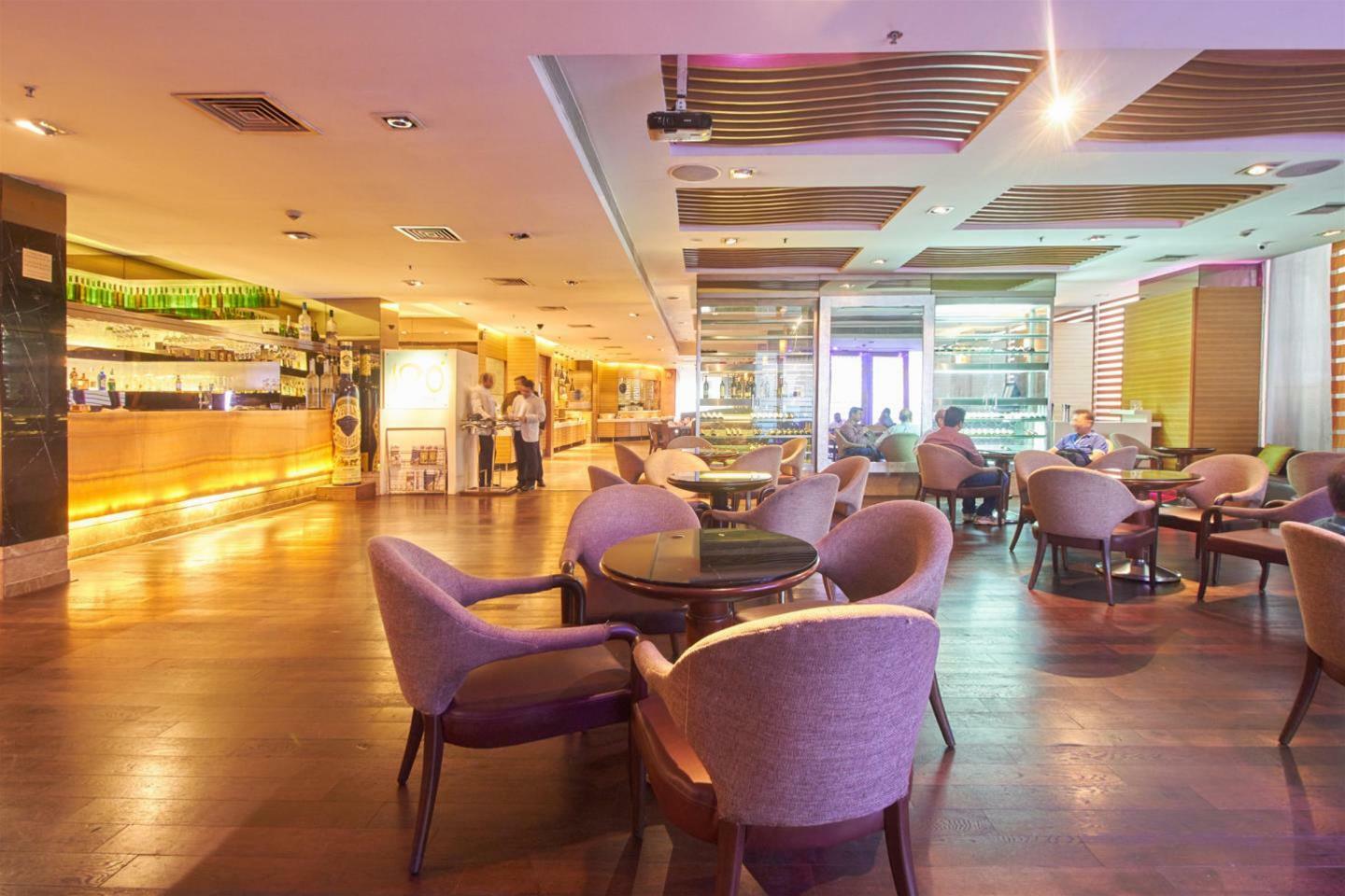 Radisson Mumbai Goregaon Eksteriør billede